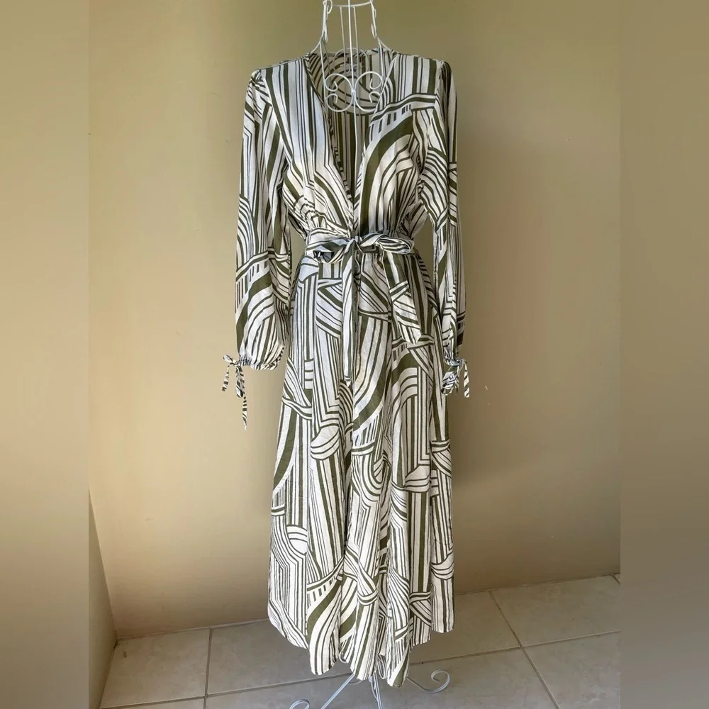 Elan maxi dress with mother pearl buttons size S